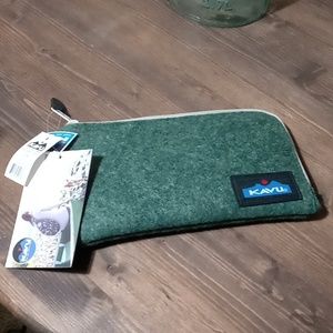 KAVU FELT CAMMI CLUTCH FOREST NWT